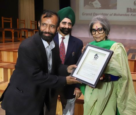 Tara Gandhi with school authority at Carmel Convent School, Chandigarh