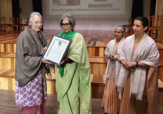 Tara Gandhi with school authority at Carmel Convent School, Chandigarh