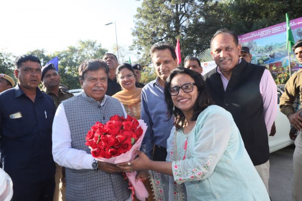 Haryana Assembly Speaker Gian Chand Gupta being received by organisers of the Panchkula Spring Festival